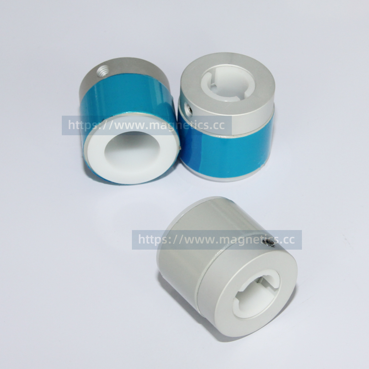 Magnetic gears for display screen transmission