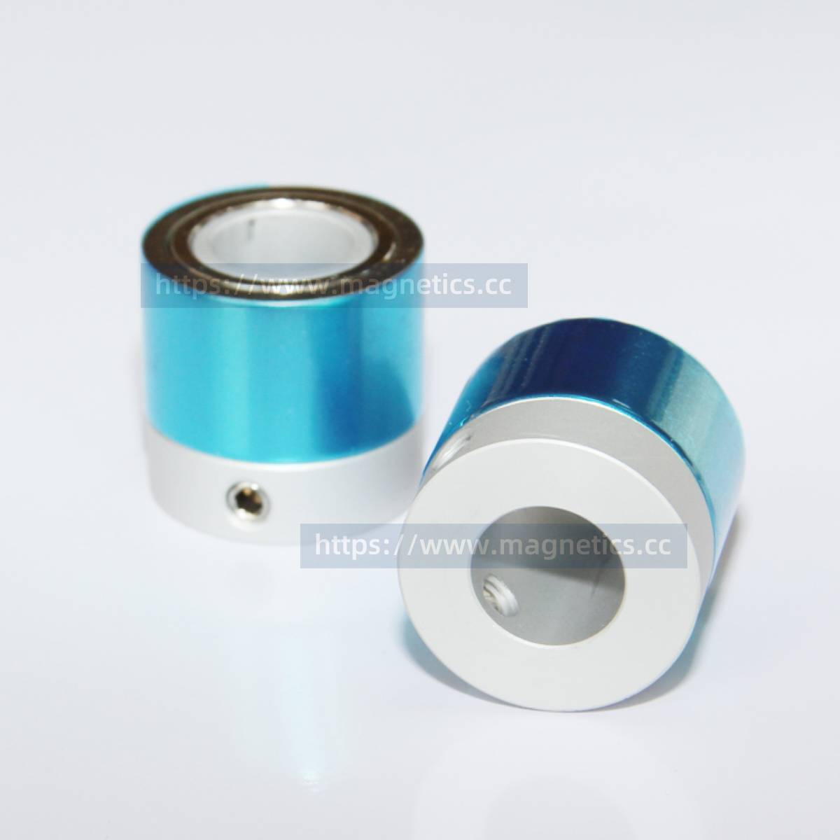 Magnetic gears for display screen transmission
